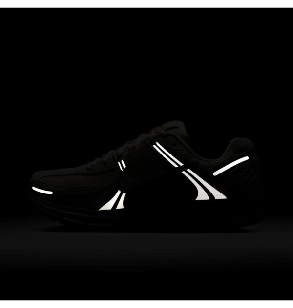 Кросівки жіночі Nike Wmns Zoom Vomero 5 (FJ2028-002)