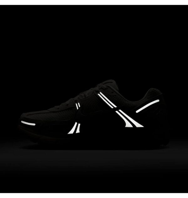 Кросівки жіночі Nike Wmns Zoom Vomero 5 (FJ2028-002)