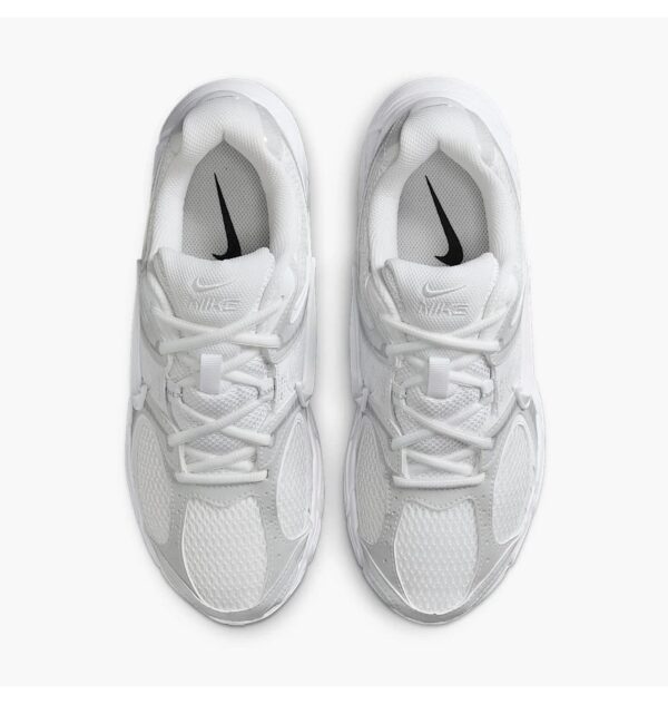 Кросівки чоловічі Nike V5 Rnr White Black Metallic Silver (HQ7901-101)