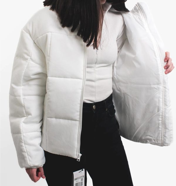 Куртка жіноча Nike Sportswear Classic Puffer Therma-Fit Loose Hooded Jacket (FB7672-100)